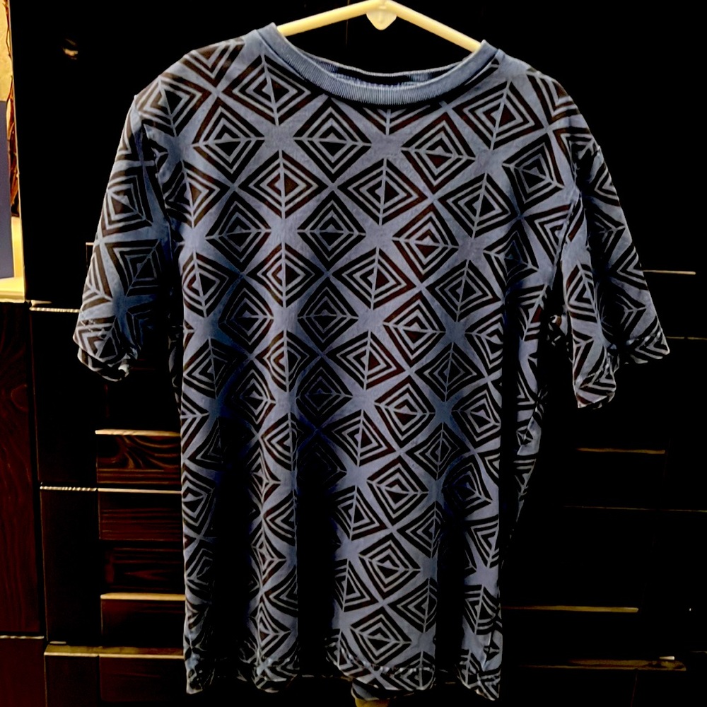 Boys modern pattern T-shirt excellent condition size small 7/8 Tucker +Tate
